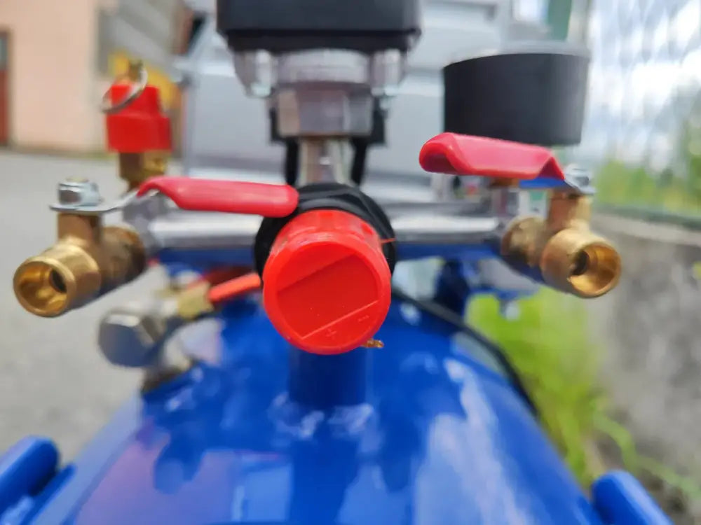 KOMPRESOR 50L SA DVA IZLAZA HANSON